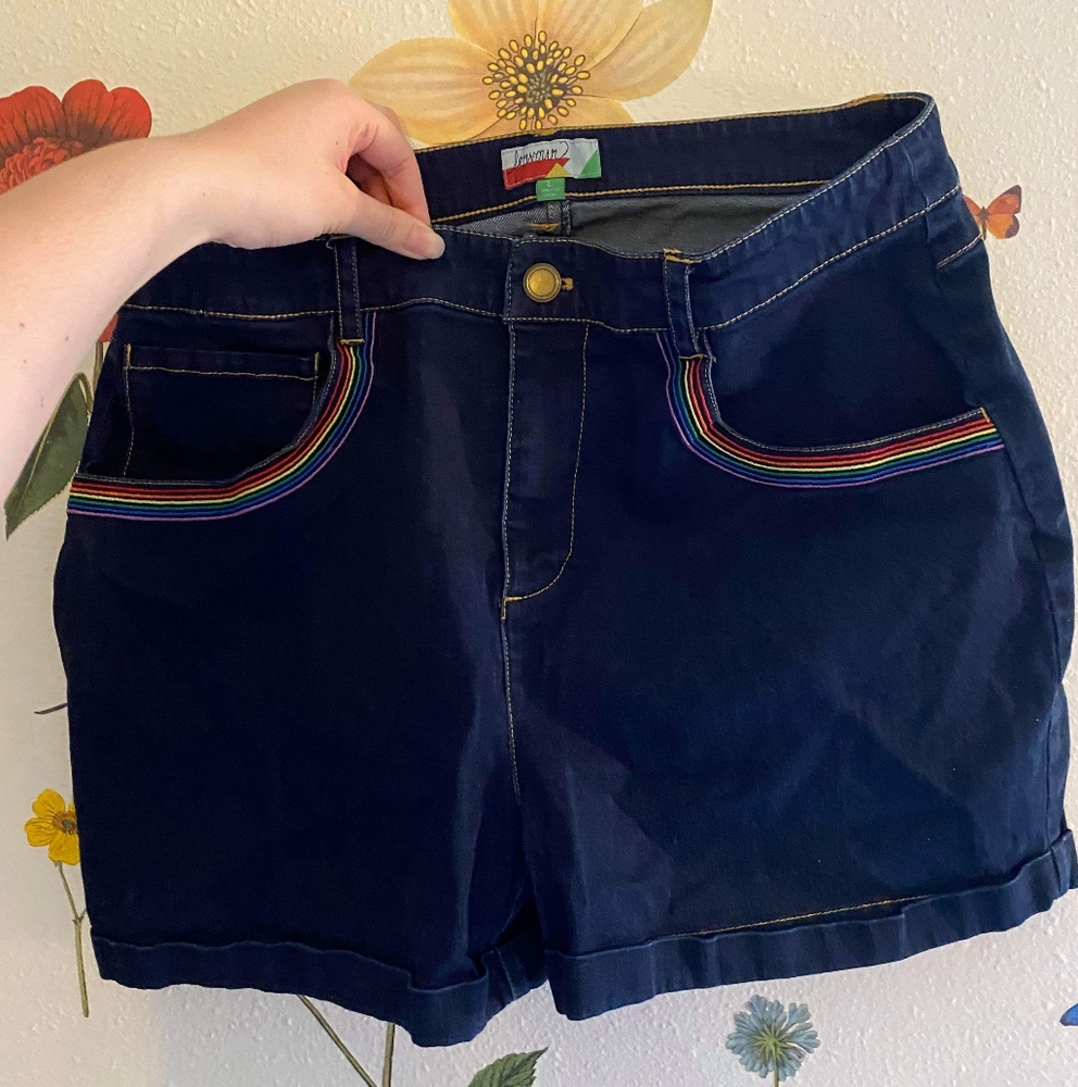 Super cute 🌈 pocket jeans! ✨